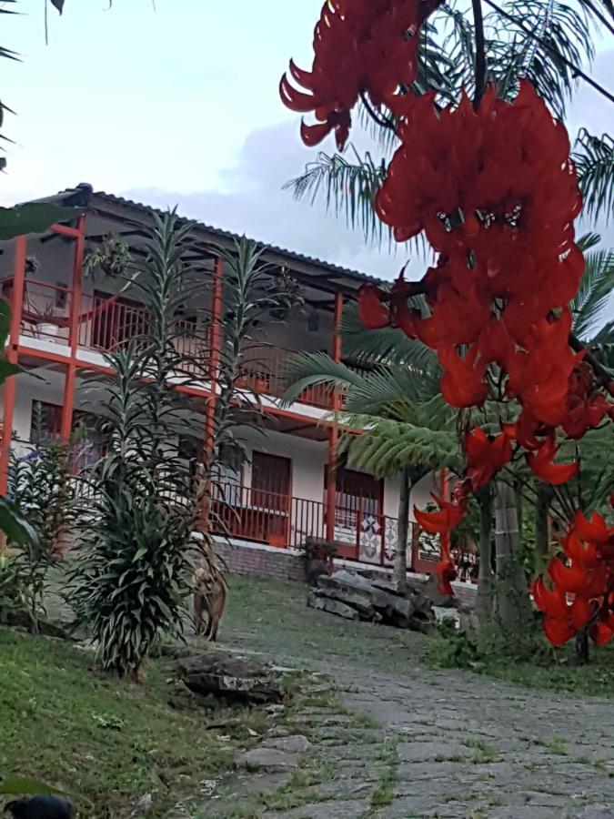 Villa Finca Jardin Del Agua Sasaima Exterior foto