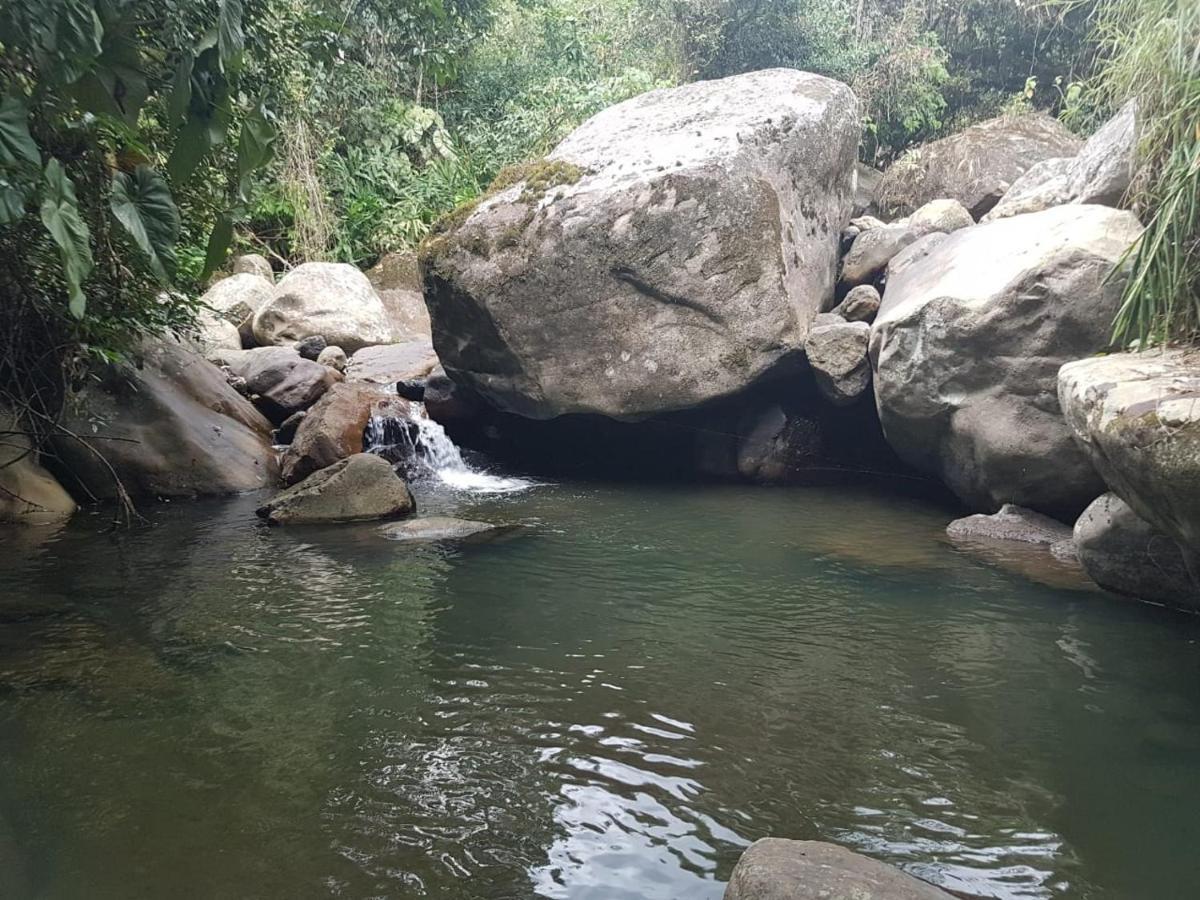 Villa Finca Jardin Del Agua Sasaima Exterior foto